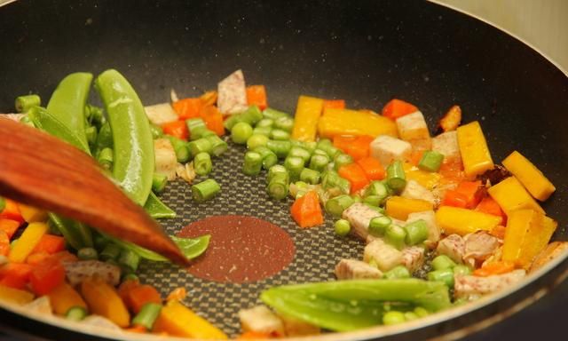 蔬菜界的“大猪蹄子”—什锦玉米粒，炒饭炒粉包饺子，它都能做到